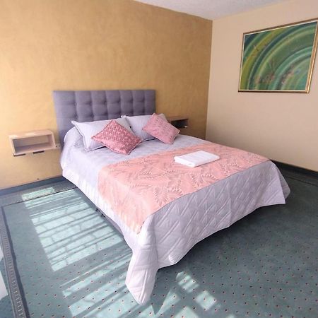 Innovar Casa Hostal Богота Экстерьер фото