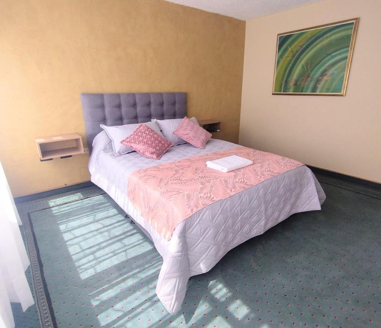 Innovar Casa Hostal Богота Экстерьер фото